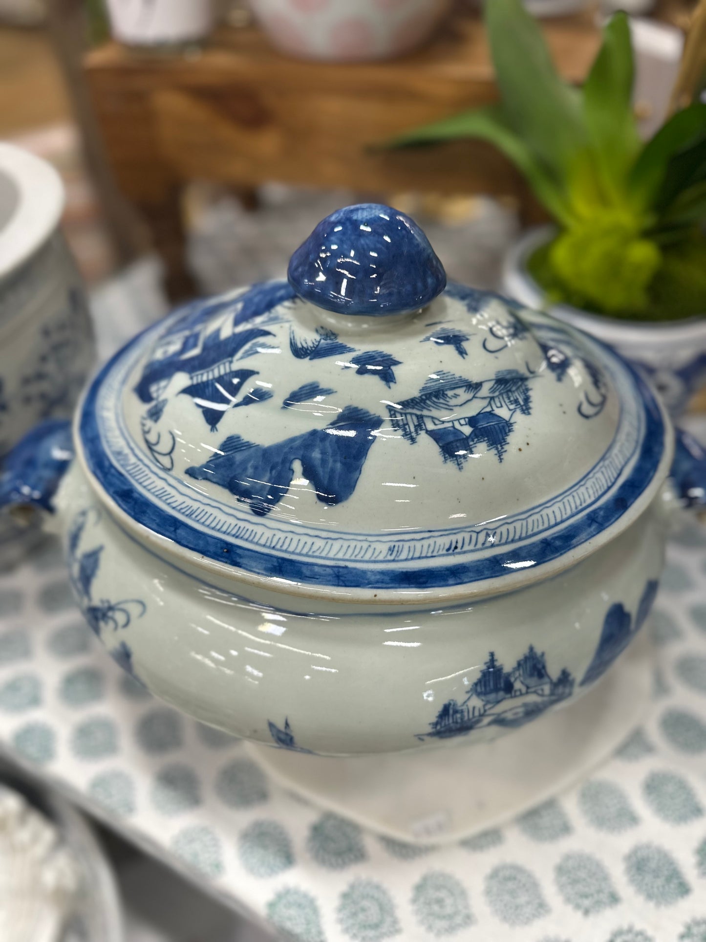 WN Blue & White Container w/ Lid