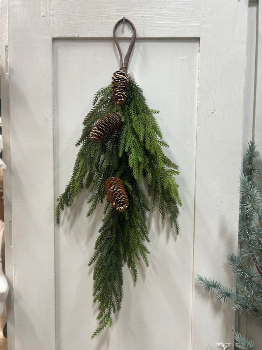 28” Teardrop Evergreen W/ Pinecones