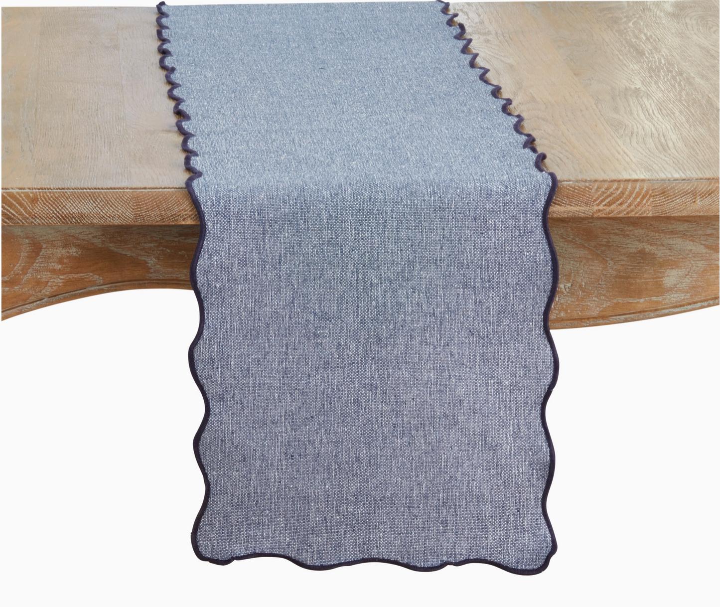 Scallop Border Table Runner