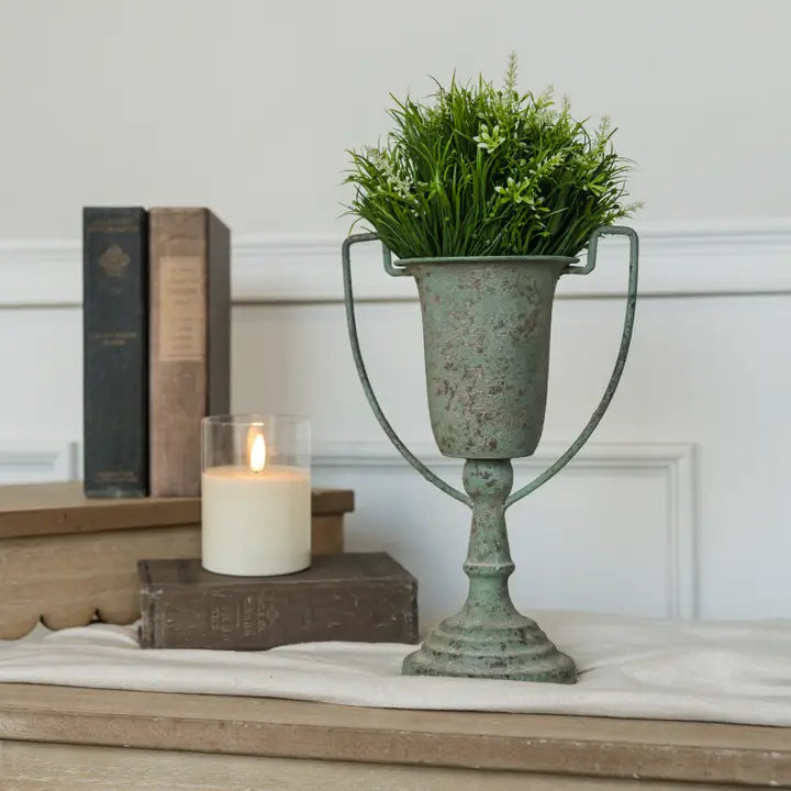 10.5 Hugo Vase