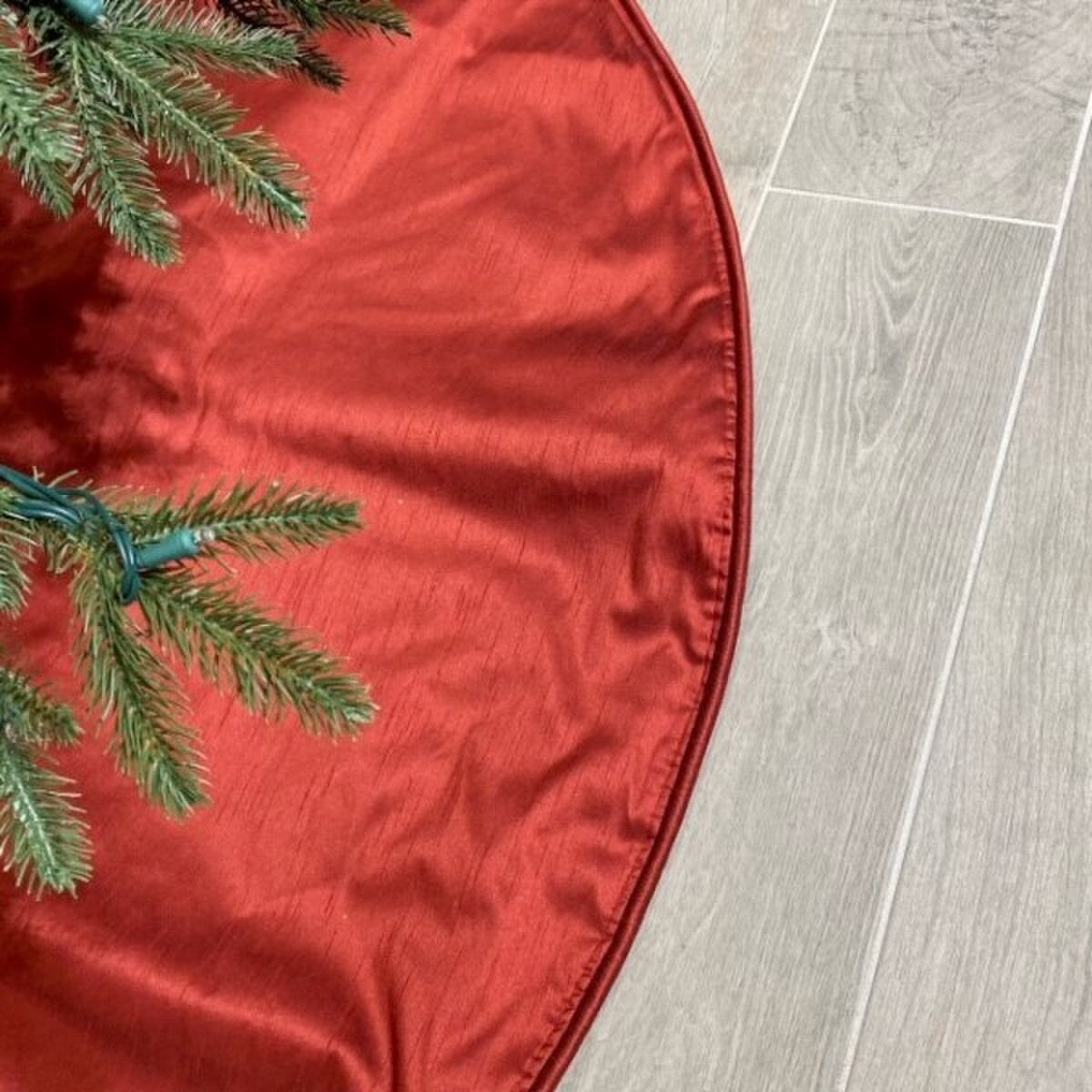 84" Faux Dupion Tree Skirt