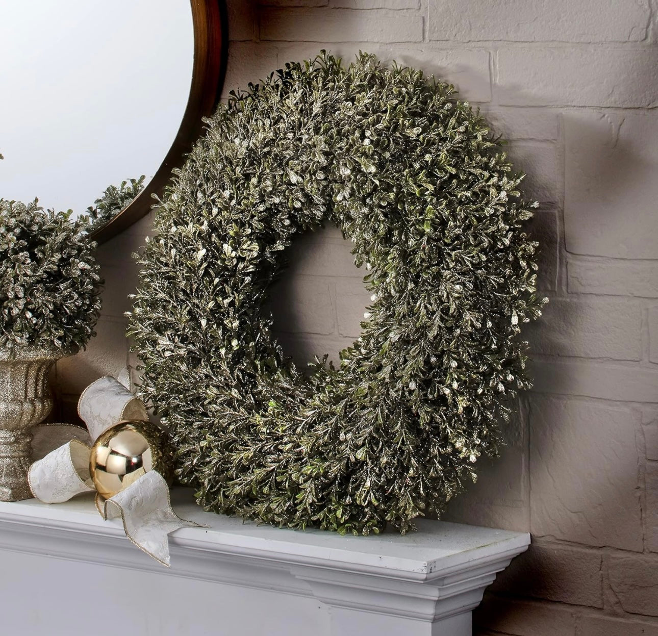 20” Champagne Boxwood Wreath