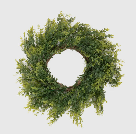 22” Wispy Two-Tone Boxwood Wreath