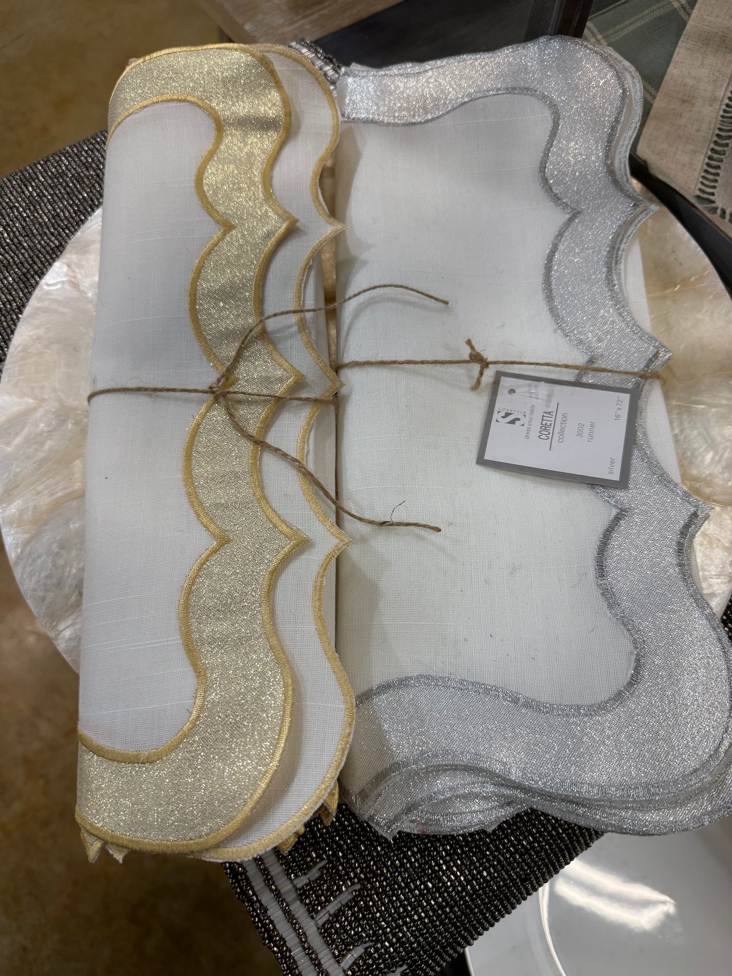 Scallop Border Runner