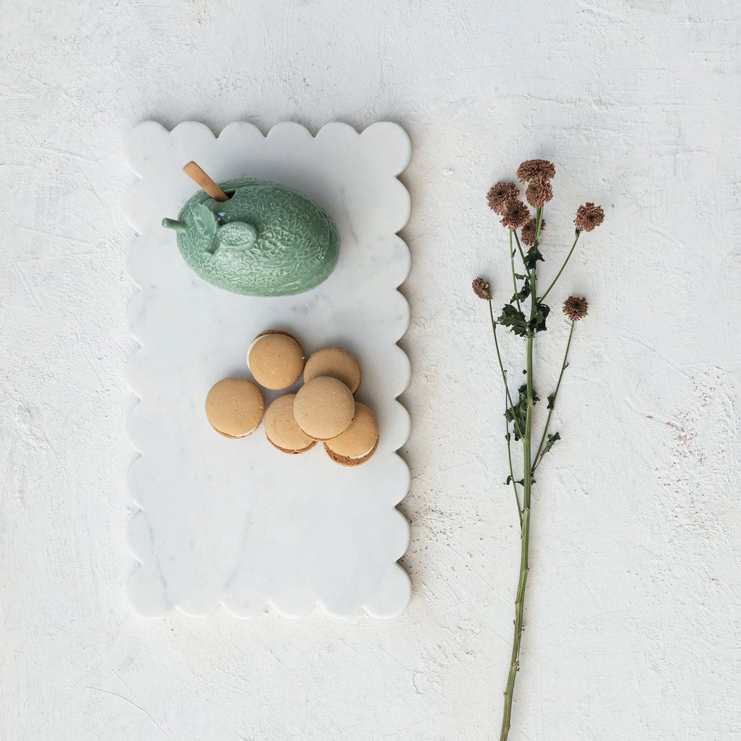 Marble Cheese/Cutting Board w/ Scalloped Edge, White