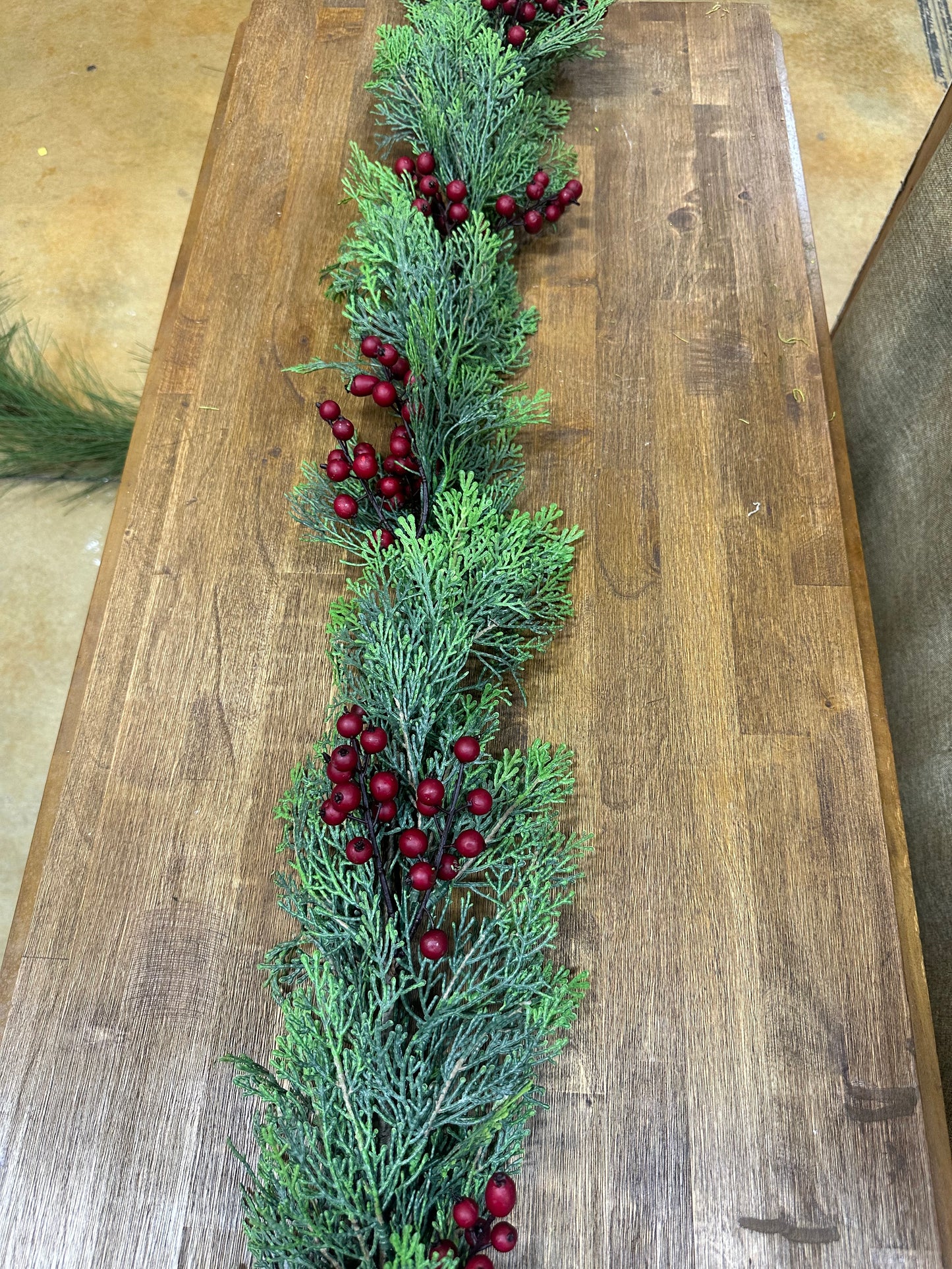 6' Cedar Wild Berry Garland