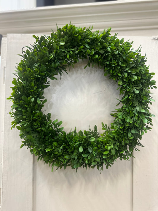 18" Twig Evergreen Boxwood Wreath