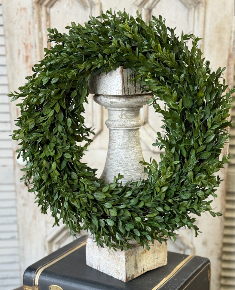 20" Nottswood Leaves Wreath