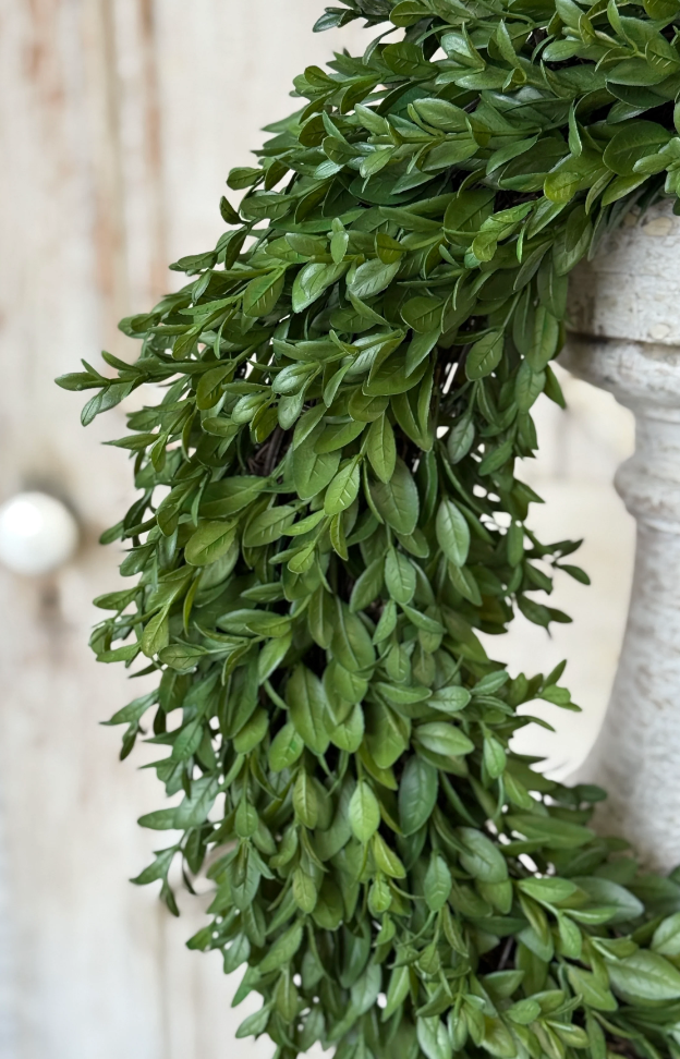 20" Nottswood Leaves Wreath