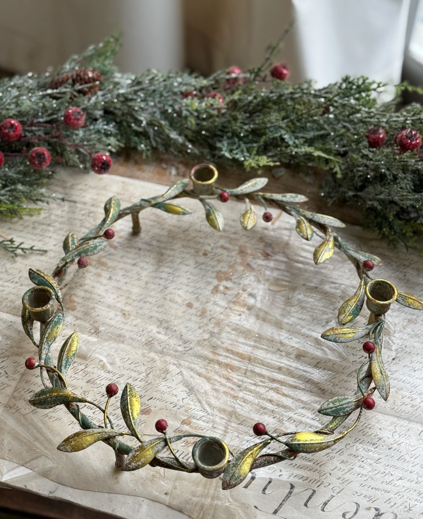 15" Merry Mistle Candle Wreath