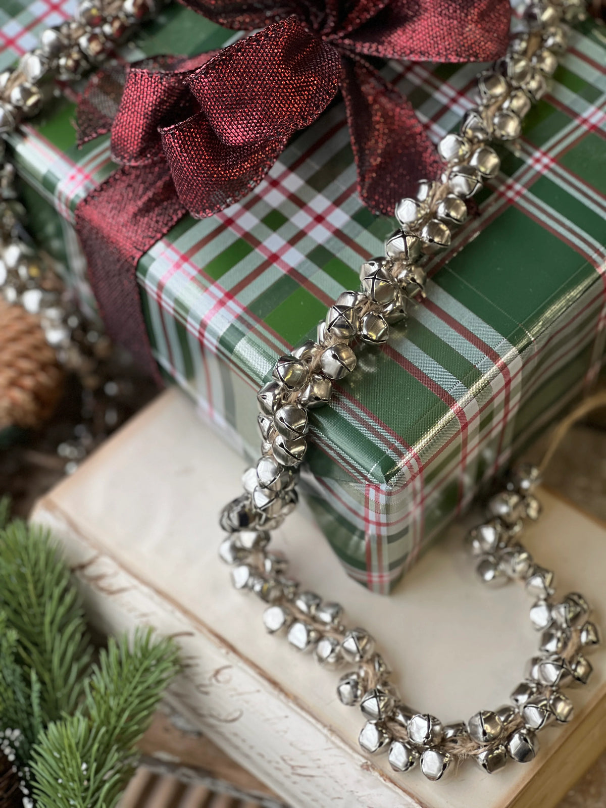 4' Platinum Jingle All the Way Garland