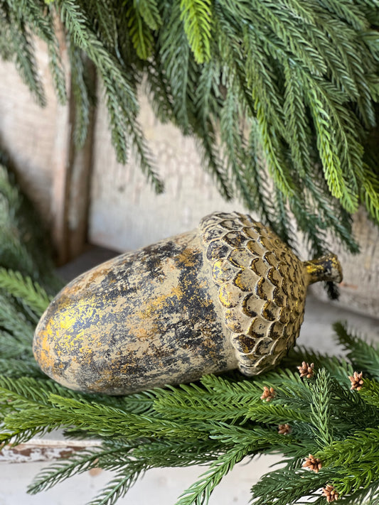 9" Nature's Masterpiece Pinecone