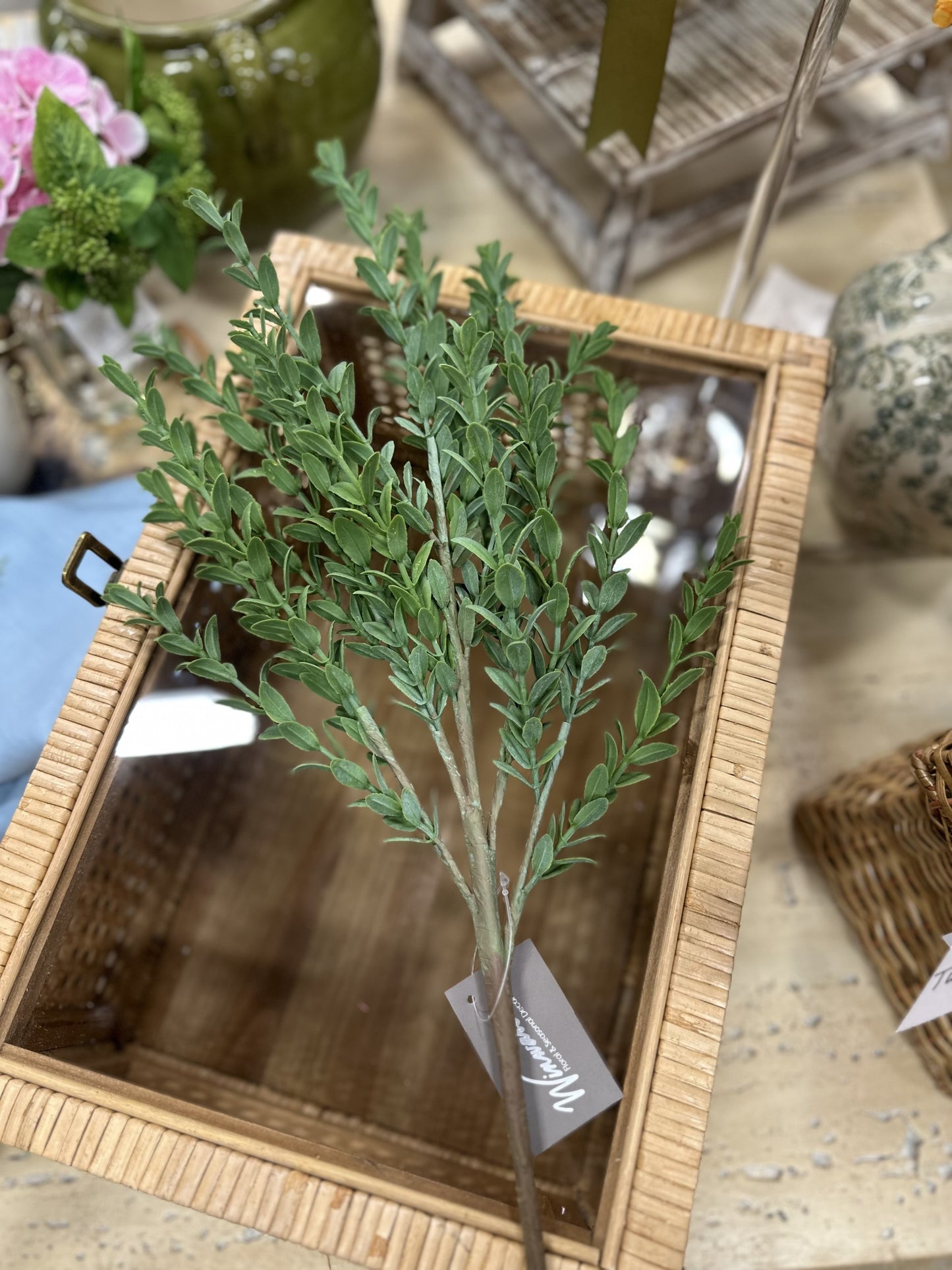 27" Boxwood Spray